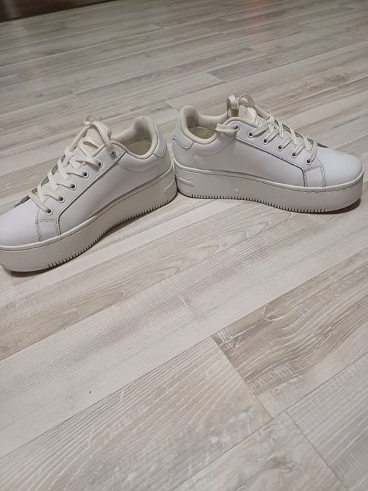 Tommy Jeans
Сникърси Tjw Flatform Ess