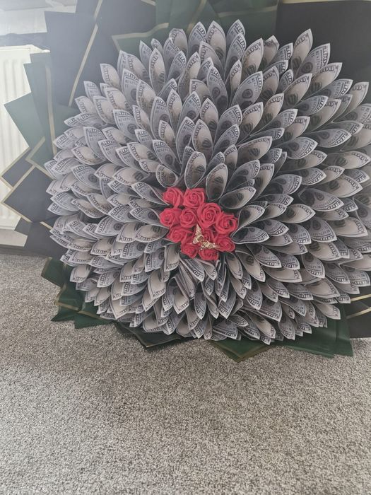 Buchet dolari plastic