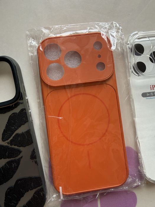 Чехлы для Айфон 17 про