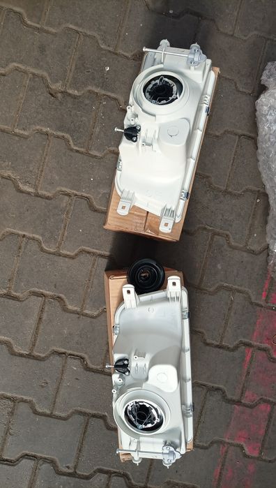 Фара Митсубиси спец вагон, спец рунер