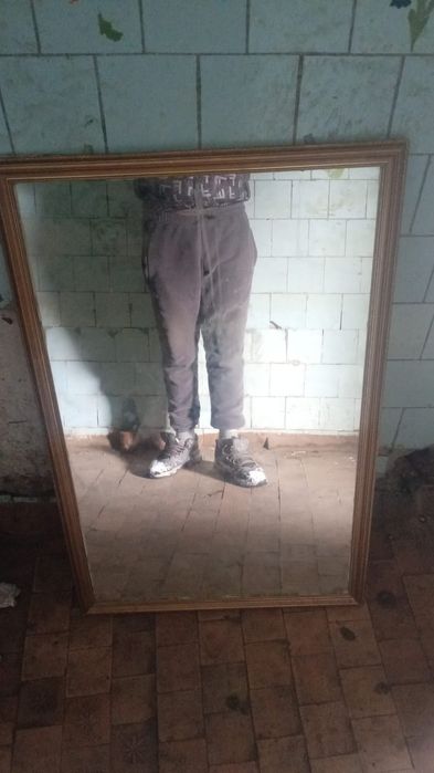 Продам зеркало в хорошем состоянии