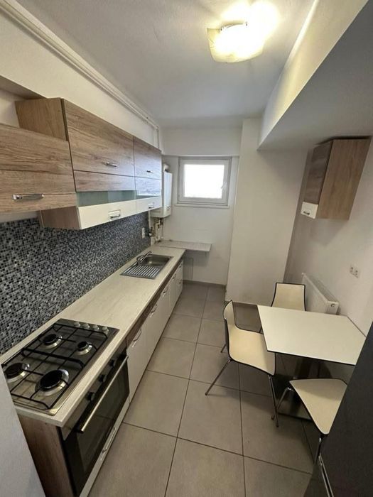 Ofer spre inchirere Apartament 3 Camere zona Piata Mare