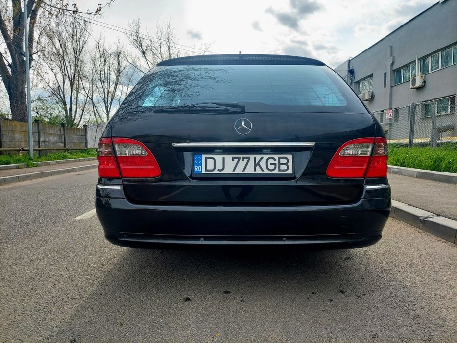 Vând Mercedes E320 impecabil