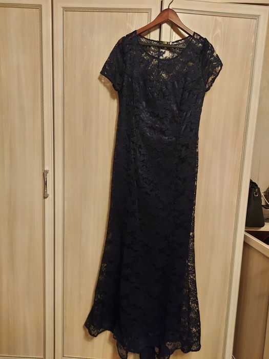 Длинное женское платье