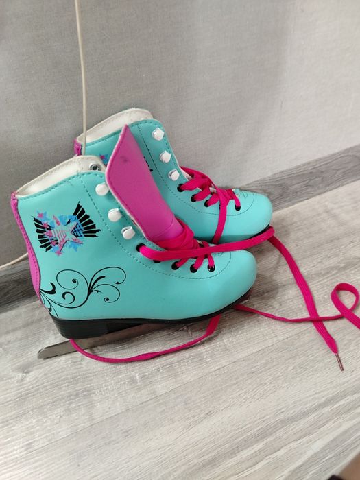 Коньки для девочки 34 рновые
