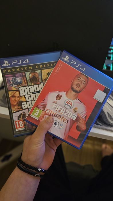 Ps4 slim 1tb Mentenanță făcută recent