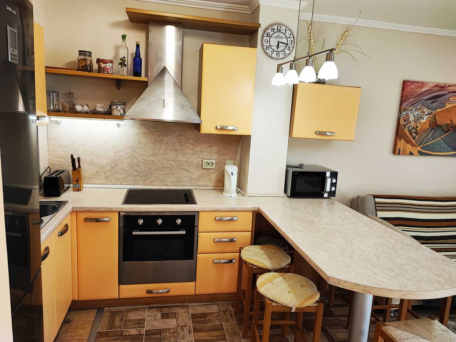 Продава се Тристаен апартамент в Свети Влас - 83 кв.м за 1326 €/кв.м - Снимка #2