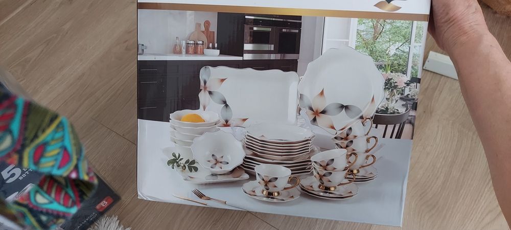 Набор посуды чайный 32 предметов. Набор кастрюлю 4 шт, Набор казанов 3