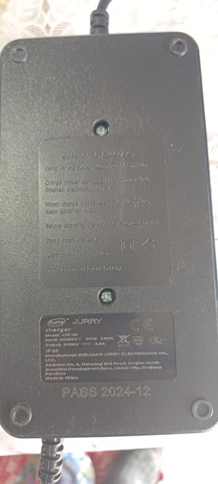 Încărcător triciclu electric 60v 3ah