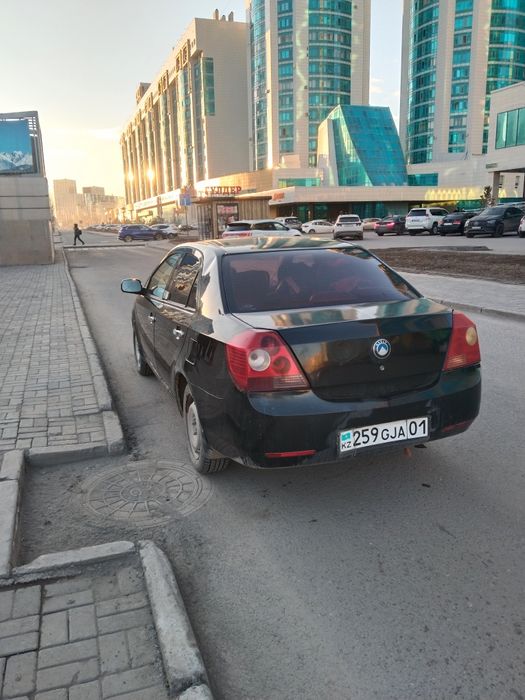 Авто машина Geeli mk
