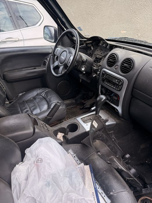 Jeep Cherokee на части