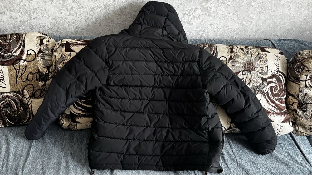 Продам куртку Masculino