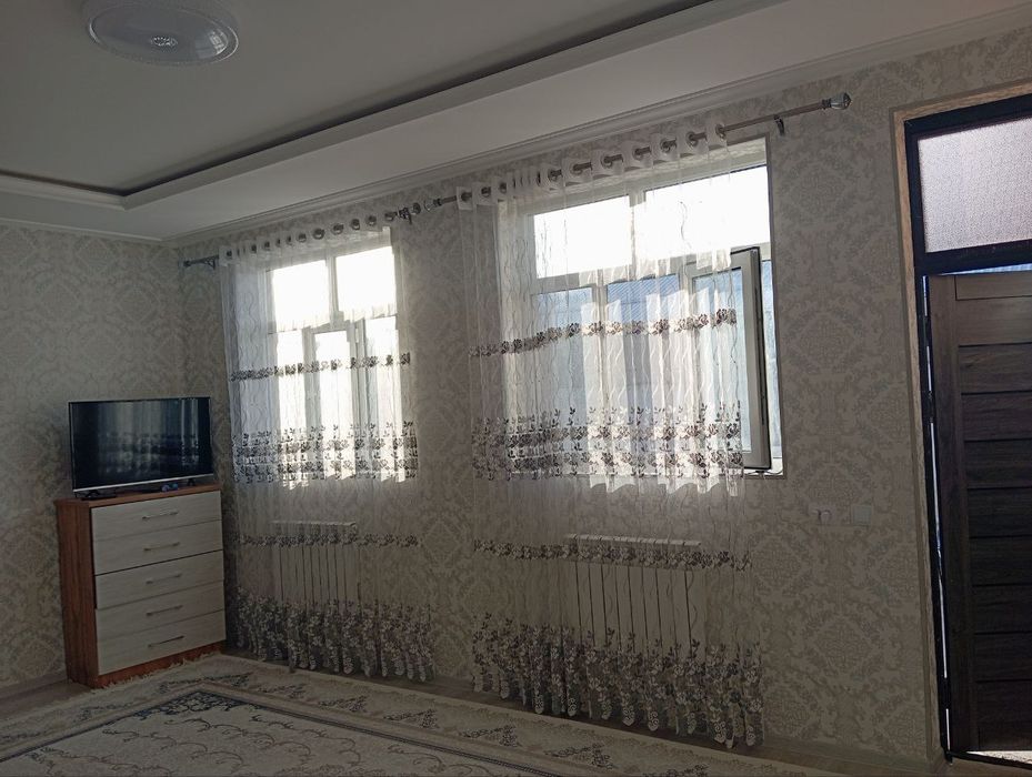 Срочно! Продаётся 4 ком, 2/20 соток.  Food City