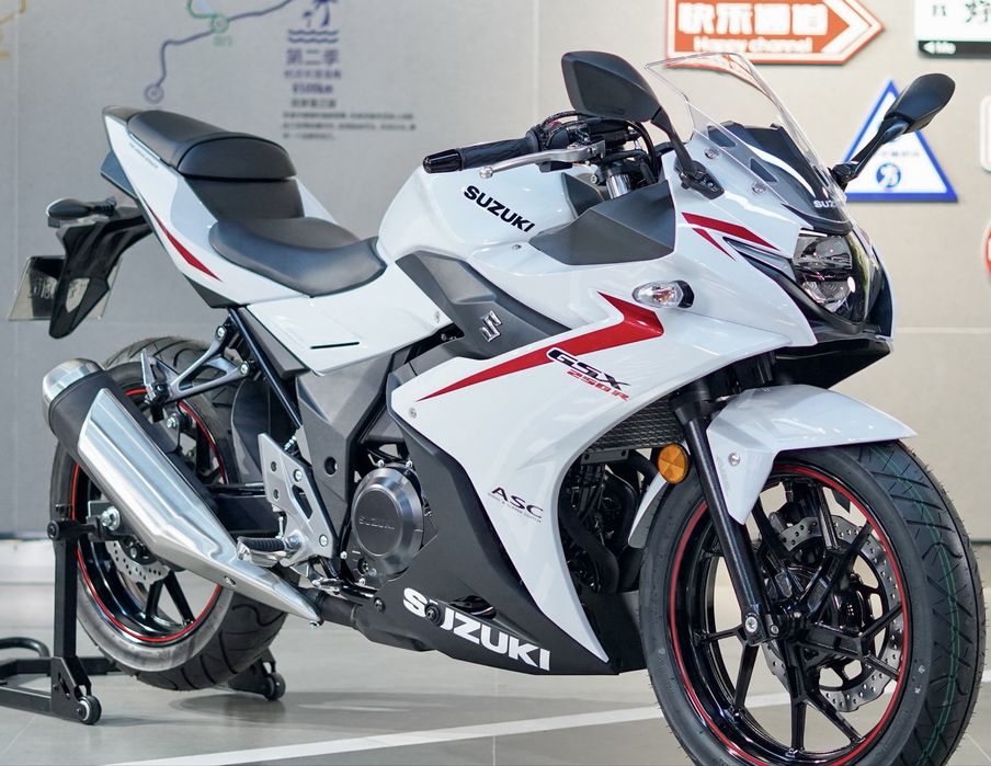 Мотоцикл Suzuki GSX250R ABS заказ