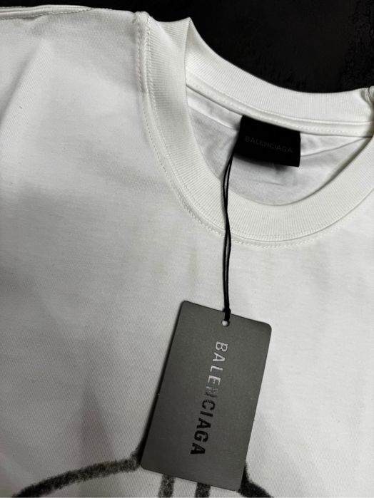 Тениски на Balenciaga
