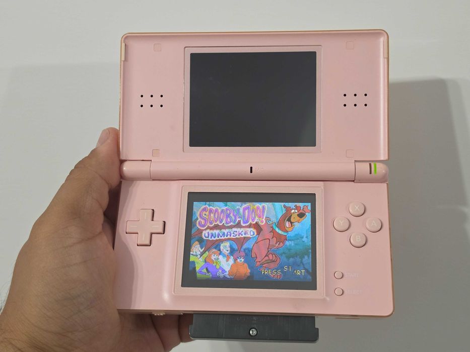 Nintendo DS lite roz complet cu 2 jocuri