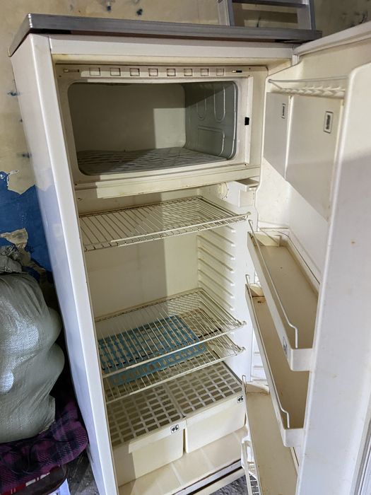 Продам холодильник
