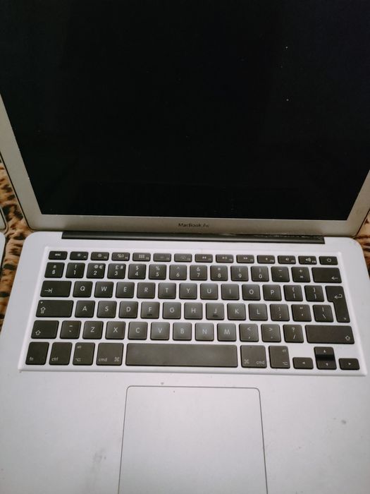 Продам ноутбук apple