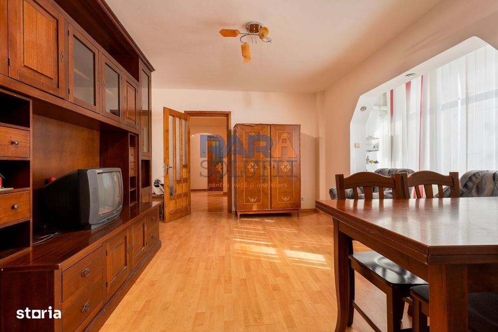 Apartament 3 camere, două băi - Str. Bogdan Dragoș
