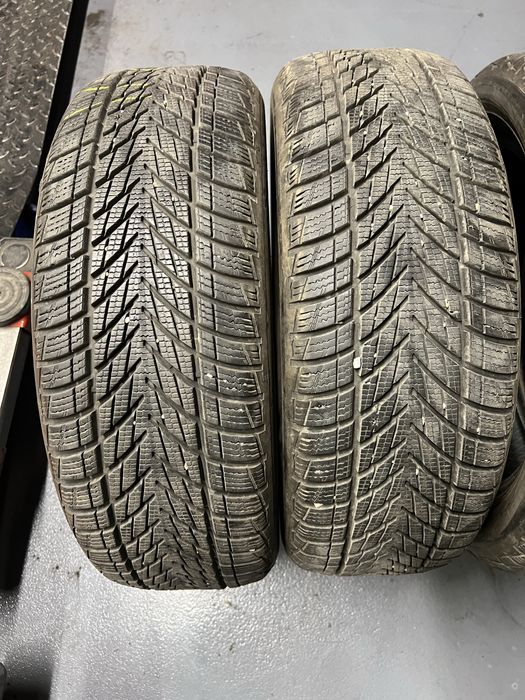 205/55/17 95V Goodyear ultragrip performance 3