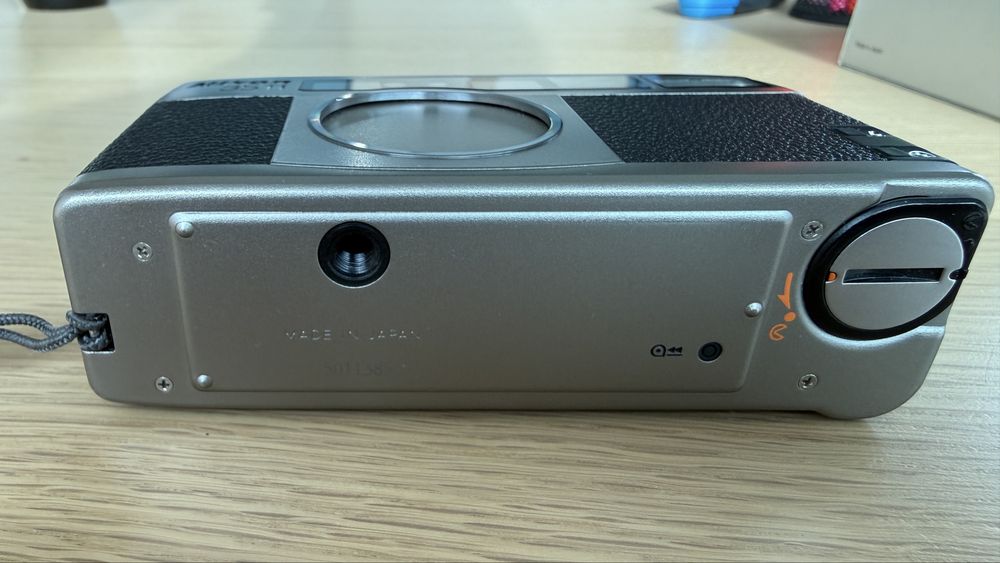 Продавам фотоапарат Nikon 35Ti