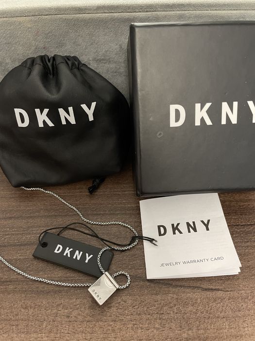 Ново колие с етикет DKNY