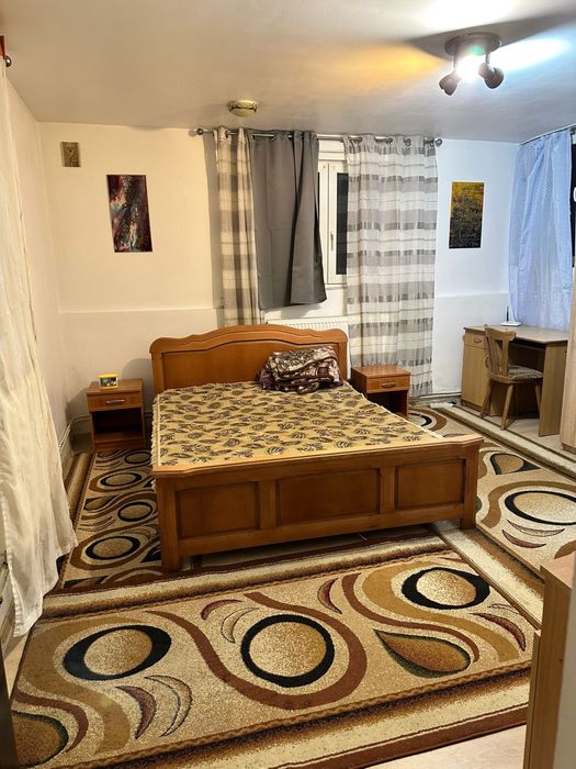 Ofer spre inchiriere garsoniera in zona centrala