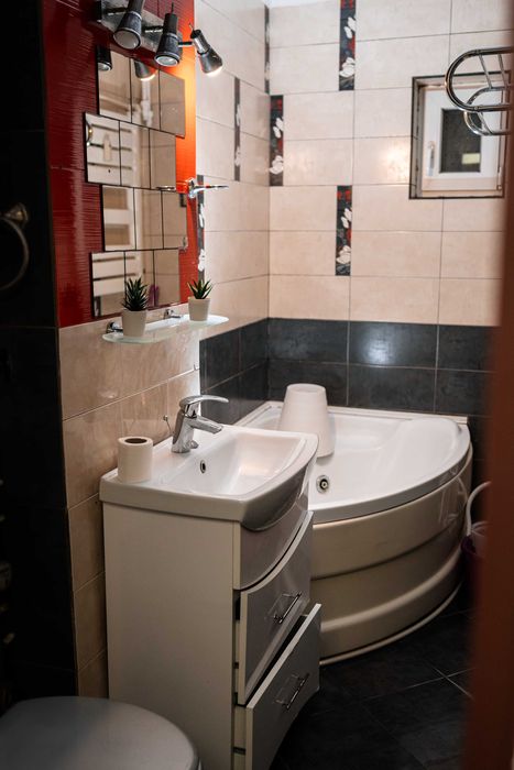 Apartament 3 camere de închiriat–ultracentral Focșani (Ceasul Rau)