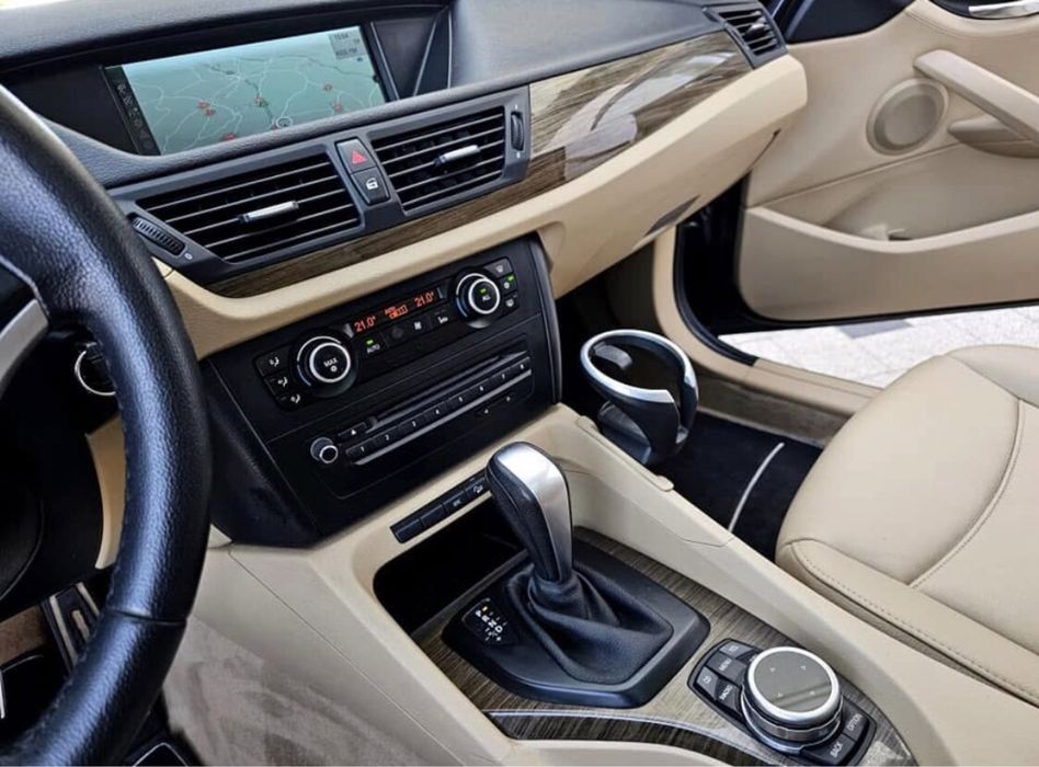 BMW X1 - XDrive - 204cp - Panoramic - Xenon