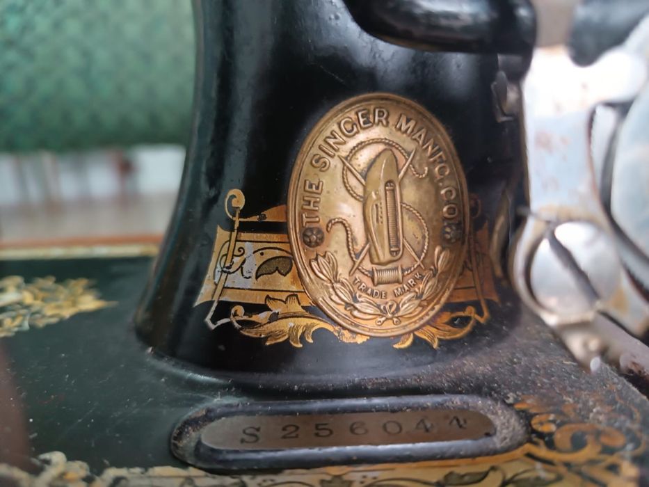 Продам швейную машину Singer