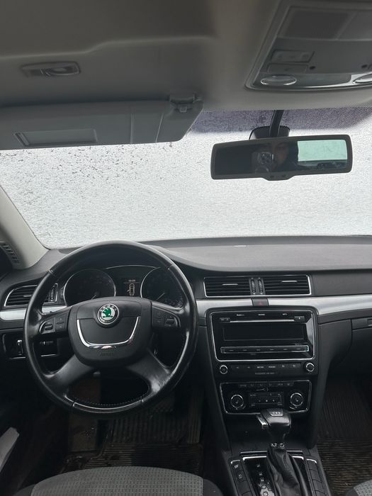 Vand Sau Schimb Skoda Superb