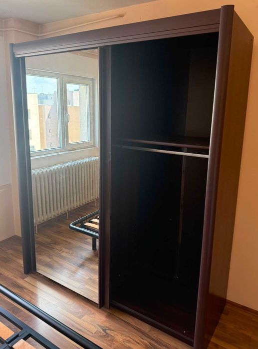Dressing cu 2 usi si Oglinda; Sifonier cu rafturi si bara umerase; Dulap cu polite