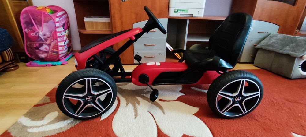 Kart cu pedale pt copii Mercedes Benz