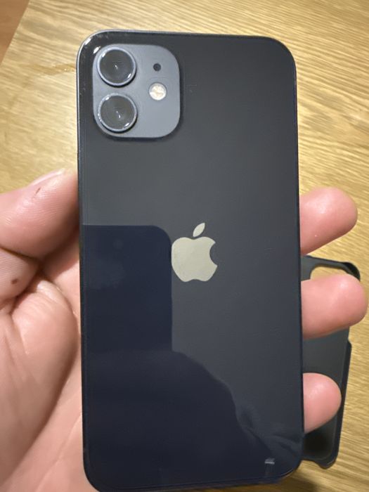 Iphone 12 64gb черен батерия 85%