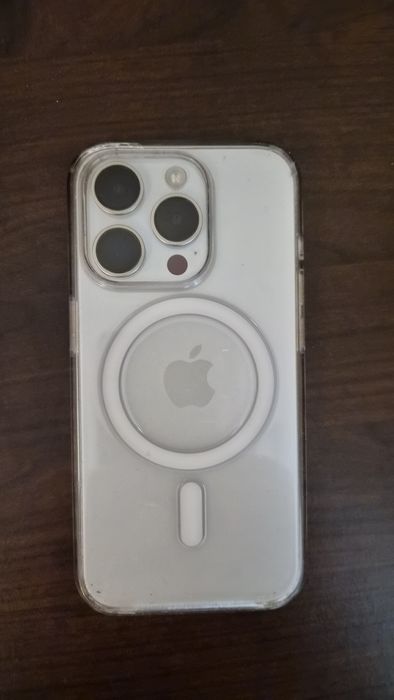 Продам IPhone 15 pro 256 Gb в хорошем состоянии.
