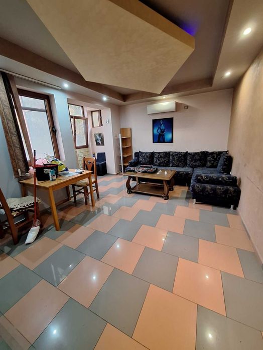 Продава се Едностаен апартамент в Пловдив, Кършияка - 36 кв.м за 1945 €/кв.м - Снимка #2