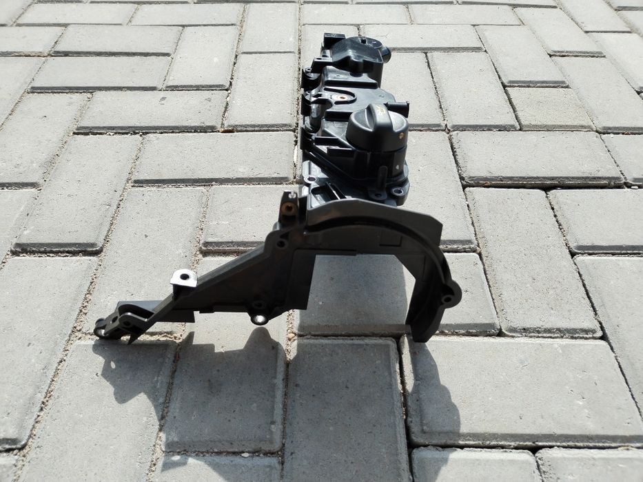 Vând capac culbutori Peugeot 308 SW II 2015  1,6 HDI