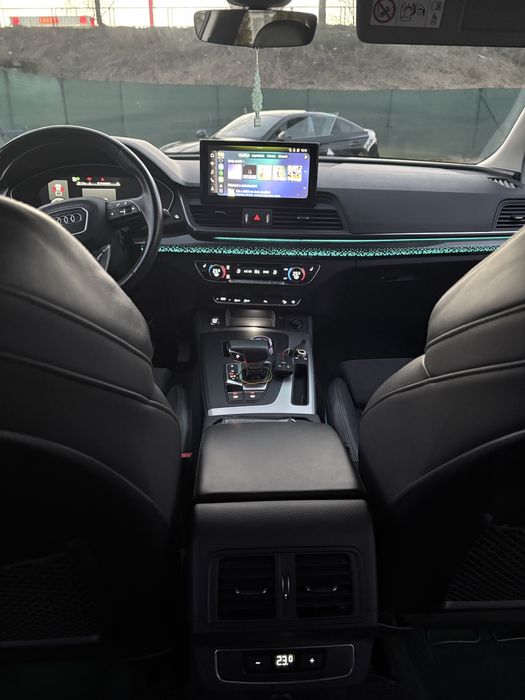 Audi Q5 ani 2022 -2L Disel -204 Cp