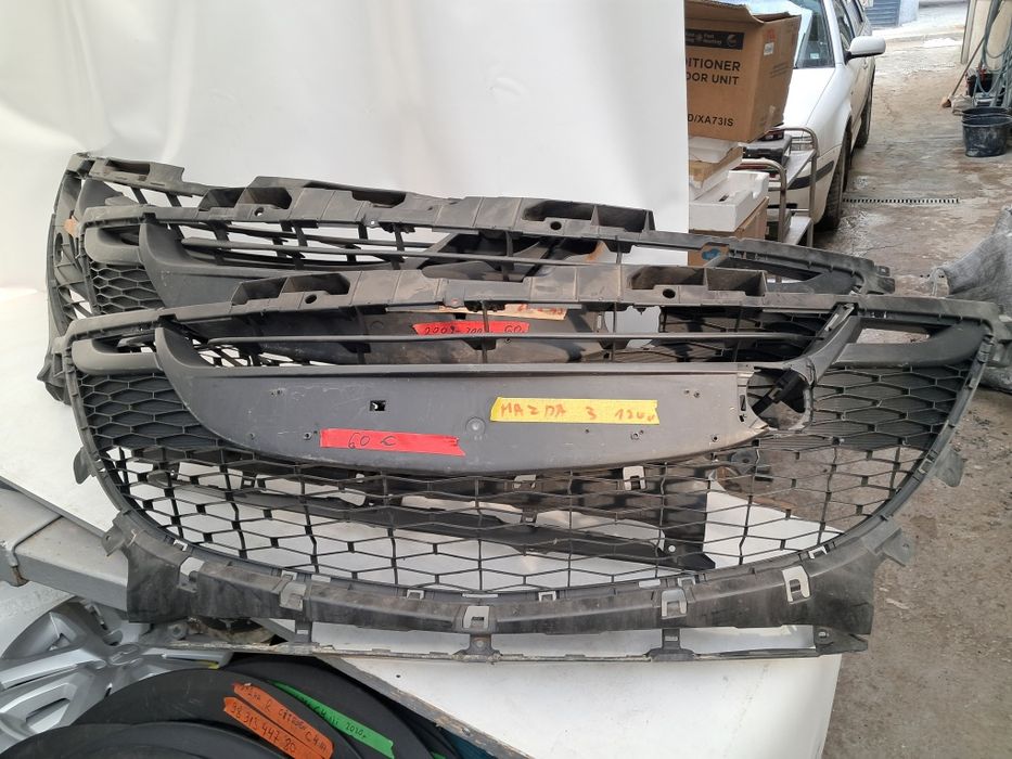 Централна решетка грил Mazda 3 2009/2017г