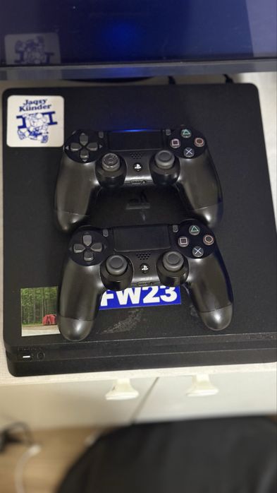 Продам Ps 4 Slim 1 TB