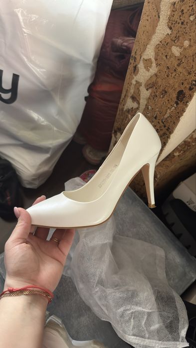 Обувь 3000тг пара