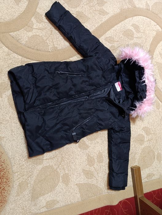 Продам куртку зимнюю на девочку