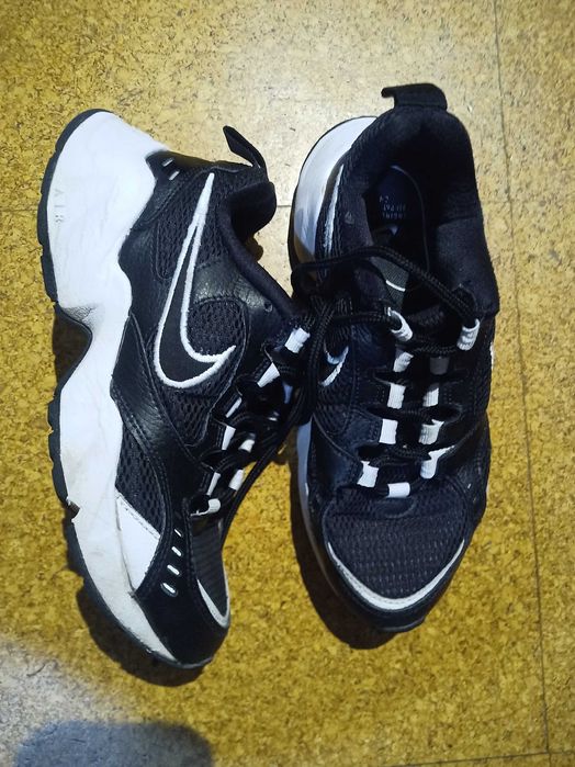 Детски маратонки  NIKE   35.5 номер