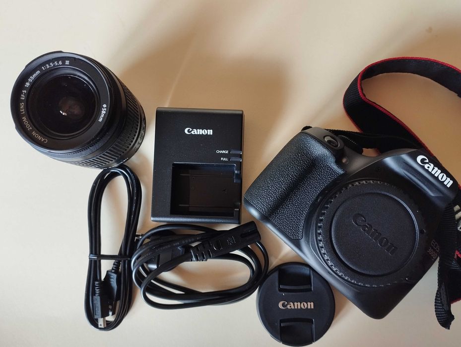 Canon EOS 1300d на около 700 кадъра.