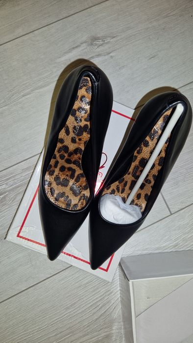 Продам модные туфли