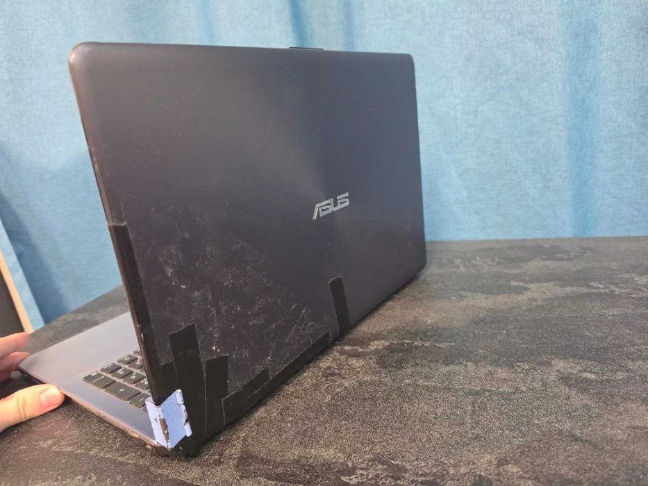 Продам ноутбук ASUS VivoBook 15