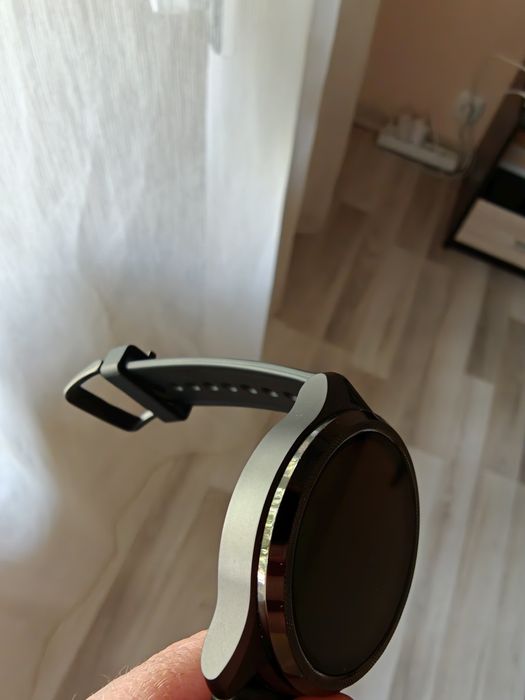 Продавам смарт часовник TicWatch Pro 5 – Като нов!