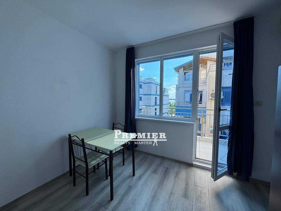 Просторно студио на първа линия в Поморие - 53990 EUR