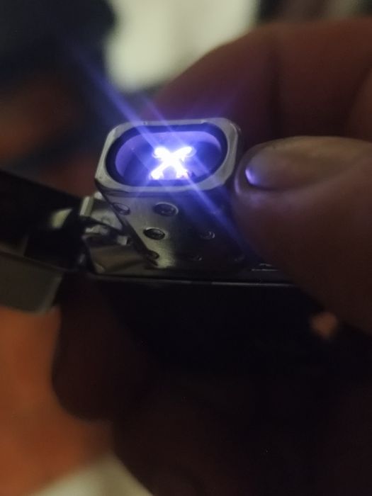 Bricheta și husa Zippo
