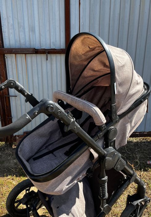 Коляска,прогулочный блок.Состояние хорошее .